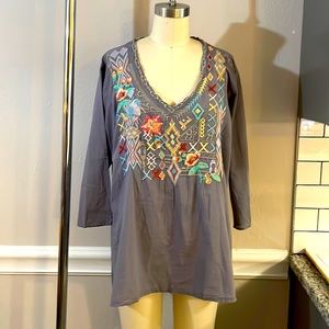 Johnny Was Boho Gray Floral Embroidered Tunic Top Blouse size Large